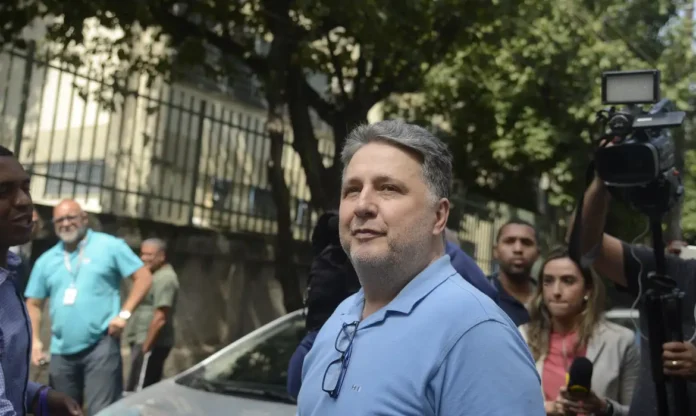 A Justiça do Rio de Janeiro determinou o cumprimento da sentença que suspende os direitos políticos do ex-governador Anthony Garotinho