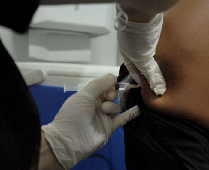 vacina nova iguaçu A campanha de multivacinação em Nova Iguaçu começa na próxima segunda-feira (3) e será realizada em todas as clínicas da família e policlínicas do município.