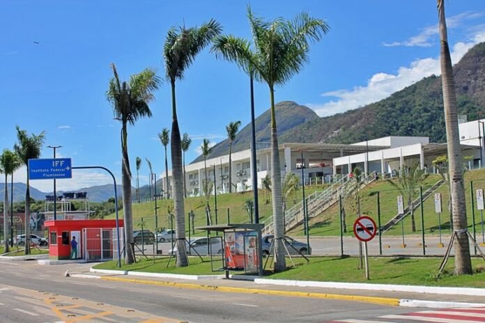 O Instituto Federal Fluminense (IFF) abriu processo seletivo para o preenchimento de 120 vagas em cursos técnicos integrados ao ensino médio no campus do município