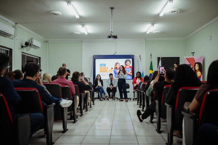A Prefeitura de Maricá lançou, nesta quarta-feira (2/9), a edição 2026 da campanha “Entre Altos e Baixos, Tamo Junto”, no Campus de Educação Pública Transformadora (CEPT) Zilca Lopes da Fontoura, no Centro