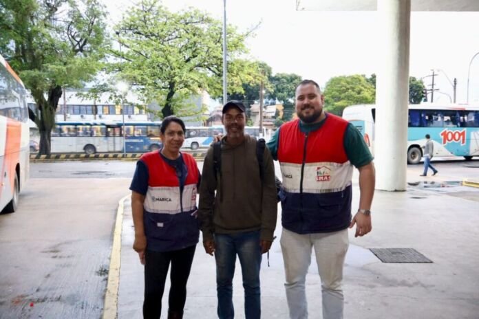 A Prefeitura de Maricá acompanhou, nesta sexta-feira (11/9), o retorno de Calebe Oliveira, de 45 anos, que estava em situação de vulnerabilidade social em Belo Horizonte (MG)