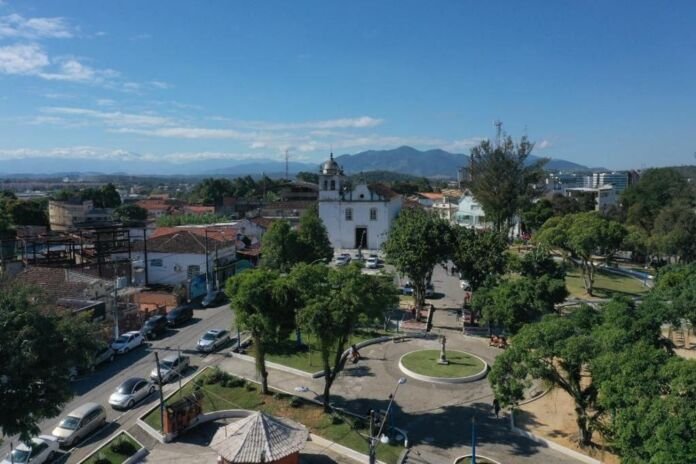 Em comemoração ao Dia do Servidor Público, celebrado nesta quarta-feira (28/10), a Prefeitura de Itaboraí anunciou duas medidas voltadas aos profissionais que atuam diariamente no município