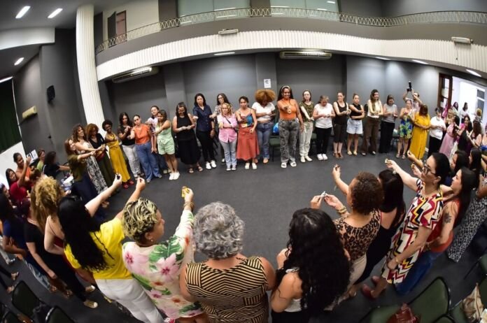 Em Niterói, oferecer às mulheres a oportunidade de conquistar a independência financeira está entre as prioridades da gestão municipal.