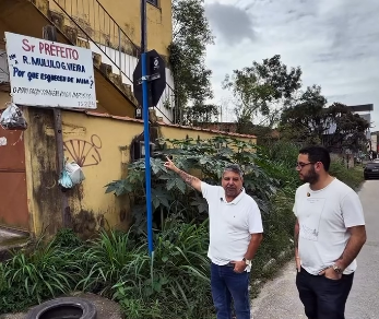Uma construção que permanece abandonada há mais de dez anos na região da Mumbuca, em Maricá, deverá ser demolida pela Prefeitura