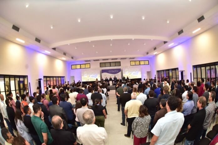 Niterói está sediando o XI Congresso Brasileiro de Energia Solar (CBENS 2026), um dos principais encontros técnico-científicos do país dedicados às tecnologias de conversão de energia solar e às fontes renováveis.