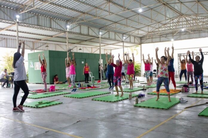 A Prefeitura de Maricá realiza, durante todo o mês de outubro, ações especiais nos polos de atendimento do Programa Viver Bem, como parte da campanha Outubro Rosa