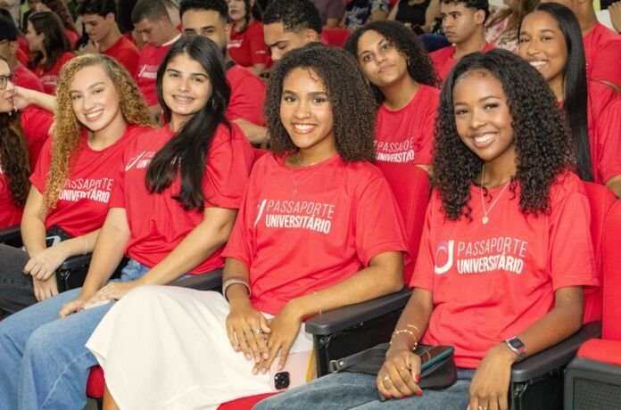 A Prefeitura de Maricá publicou, nesta quarta-feira (28/10), o edital da Bolsa Odonto, benefício destinado a estudantes de Odontologia atendidos pelo Programa Passaporte Universitário.