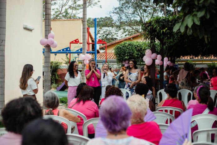 Fotos Thamyris Mello (2) A Prefeitura de Maricá realizou, nesta quarta-feira (14/10), das 13h30 às 16h30, uma programação especial do Outubro Rosa na Casa da Mulher, no Centro