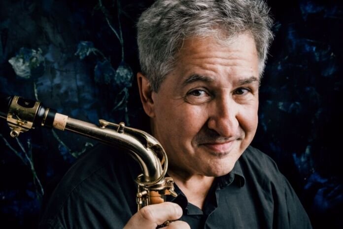 driss Boudrioua Base & Brass apresenta "Genialf", um tributo que celebra o principal precursor da Bossa Nova e referência da Música Popular Brasileira