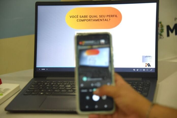 A Prefeitura de Maricá realiza, nesta sexta-feira (23/10), às 14h, o 1º módulo do workshop "Instagram: de Rede Social a Trabalho".