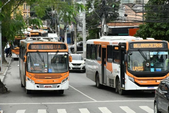 A Prefeitura de Nova Iguaçu vai oferecer transporte público municipal gratuito neste domingo (25), durante o segundo turno das eleições