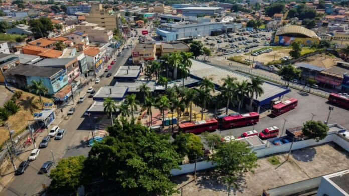A Prefeitura de Maricá preparou um esquema especial de trânsito e transporte para a Festa Literária Internacional de Maricá (FLIM) 2026, que acontece de 30 de outubro a 8 de novembro, na Orla do Parque Nanci.