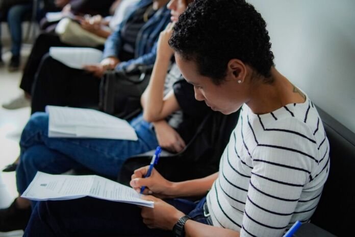 A Prefeitura de Itaboraí, por meio da Secretaria Municipal de Educação (SEMED), realizou, nesta segunda-feira (19/10), uma formação voltada aos secretários escolares da rede municipal de ensino, na sede da SEMED.