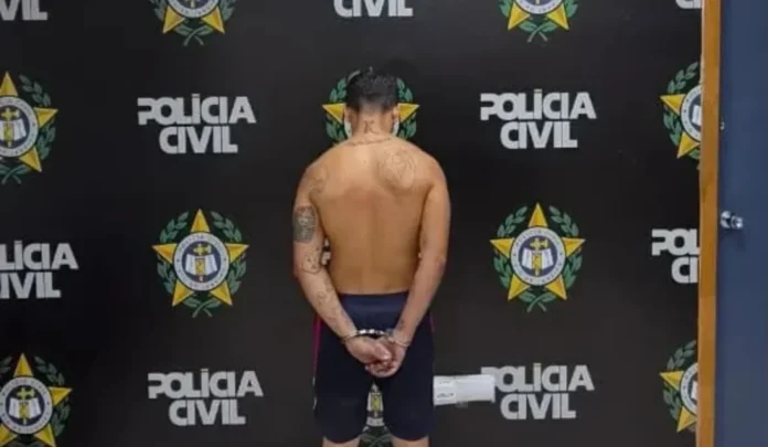 Um homem condenado a mais de cinco anos de prisão por tráfico de drogas foi capturado na manhã de quarta-feira (14), na comunidade do Risca Faca, em Maricá